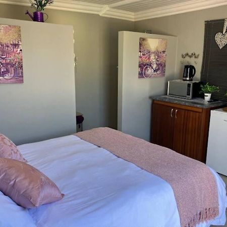 Stellies Accommodation - Room 2 Keetmanshoop Exterior photo
